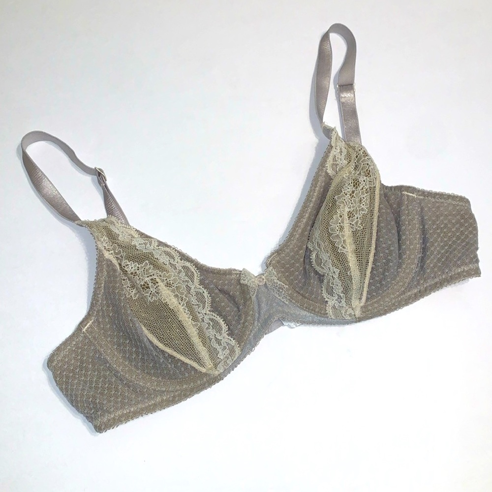 Wacoal Vintage Lacy Underwire Bra Shaping Unlined Nude 34B
